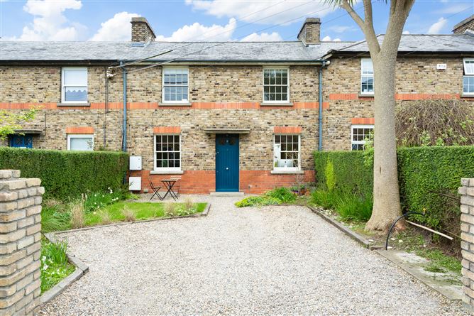 9 Devitt Villas, Glasthule, County Dublin