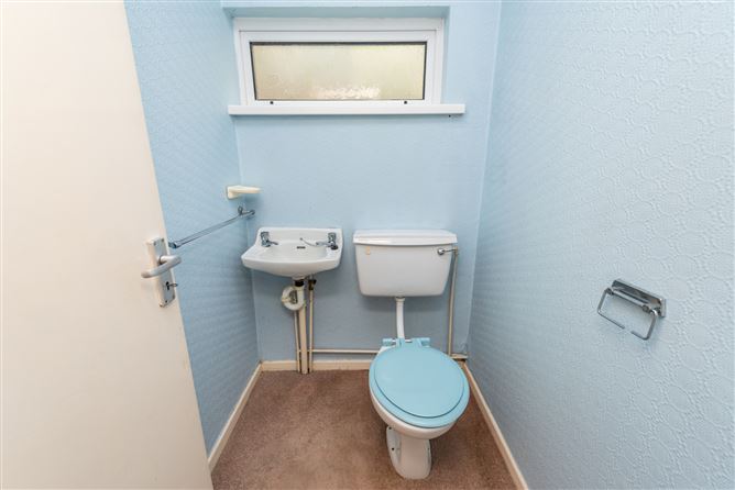 https://photos-a.propertyimages.ie/media/2/0/0/4943002/2862c061-752e-4ced-afbf-0c00ed3151be_l.jpg