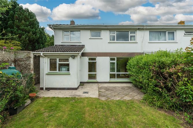 https://photos-a.propertyimages.ie/media/2/0/0/4943002/2862c061-752e-4ced-afbf-0c00ed3151be_l.jpg