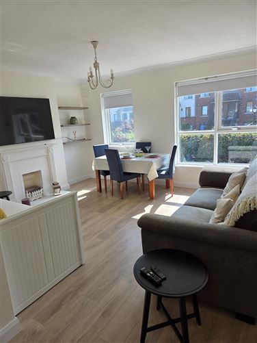 https://photos-a.propertyimages.ie/media/2/0/0/4952002/c54769af-7db0-4de6-85bb-bce8465dedac_l.jpg