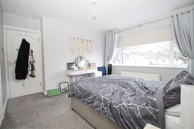 180 Woodlawn Park Grove, Firhouse, Dublin 24