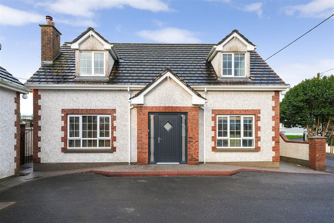 2 Rahardrum, Dublin Road, Virginia, Co. Cavan