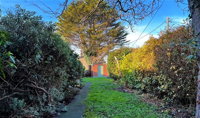Lahinch, 14 Railway Road, Dalkey, Co. Dublin