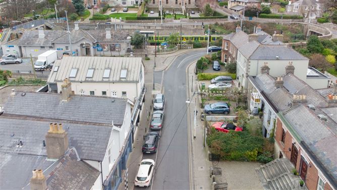Lahinch, 14 Railway Road, Dalkey, Co. Dublin