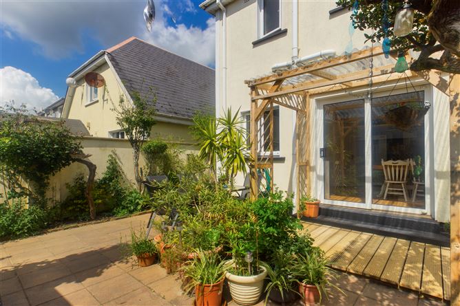  18, Woodlands,, Clonroche, Wexford