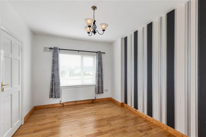6 Beechwood Park, Tinahely, County Wicklow
