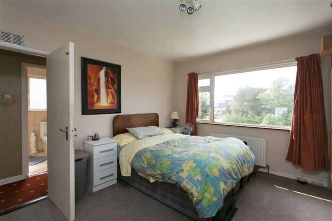 7 Lakelands Lawn, Stillorgan, Co. Dublin
