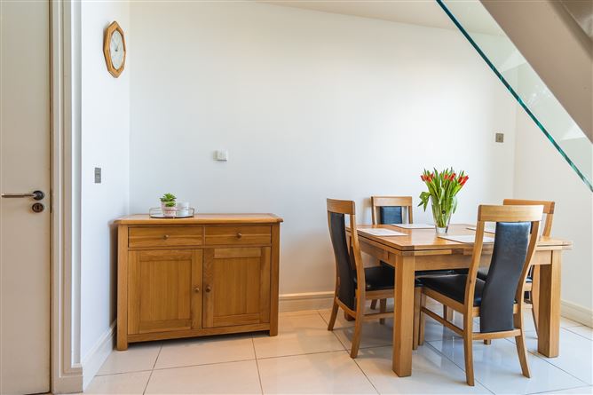 72 Cuirt Seoige, Bohermore, Galway