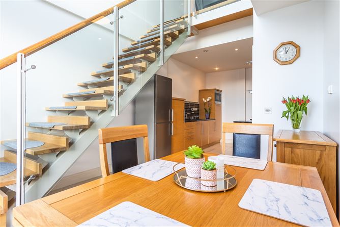 72 Cuirt Seoige, Bohermore, Galway