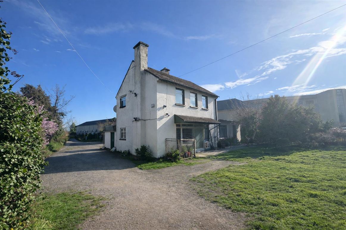 Manresa , Naas Road, Dublin 12