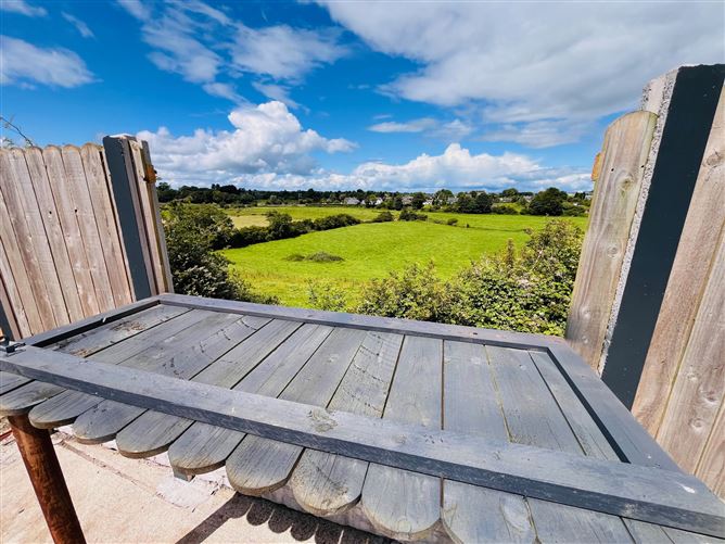 141 An Duiche, Scallagheen , Tipperary Town, Tipperary