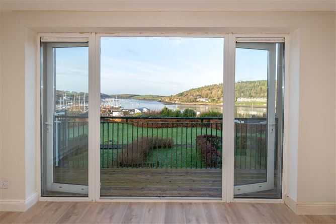 8 Castlepoint Court, Crosshaven, Cork