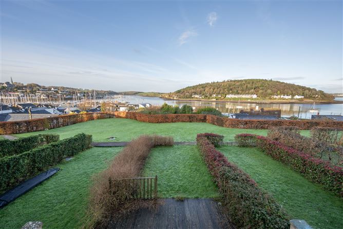 8 Castlepoint Court, Crosshaven, Cork