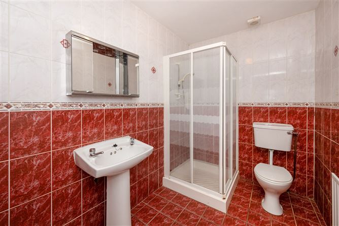 8 Castlepoint Court, Crosshaven, Cork