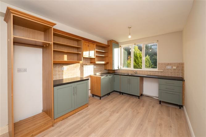 8 Castlepoint Court, Crosshaven, Cork