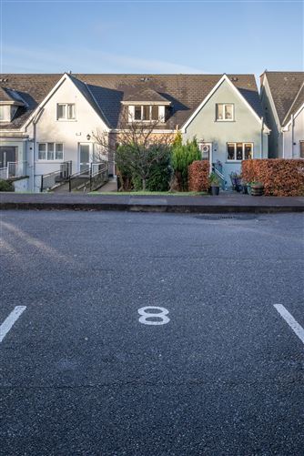 8 Castlepoint Court, Crosshaven, Cork