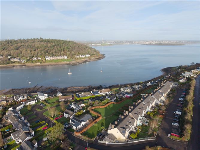 8 Castlepoint Court, Crosshaven, Cork