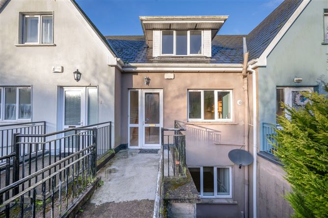 8 Castlepoint Court, Crosshaven, Cork