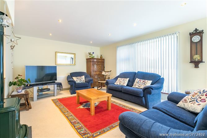 1A Cornelscourt Hill, Foxrock, Dublin 18 - DNG Stillorgan - 3772402 ...