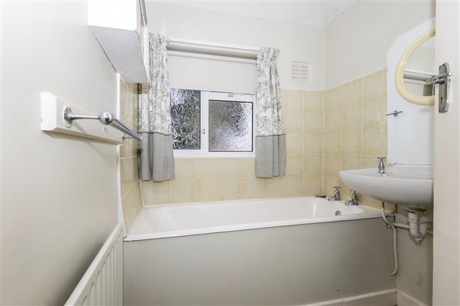12 Shanliss Way , Santry, Dublin 9