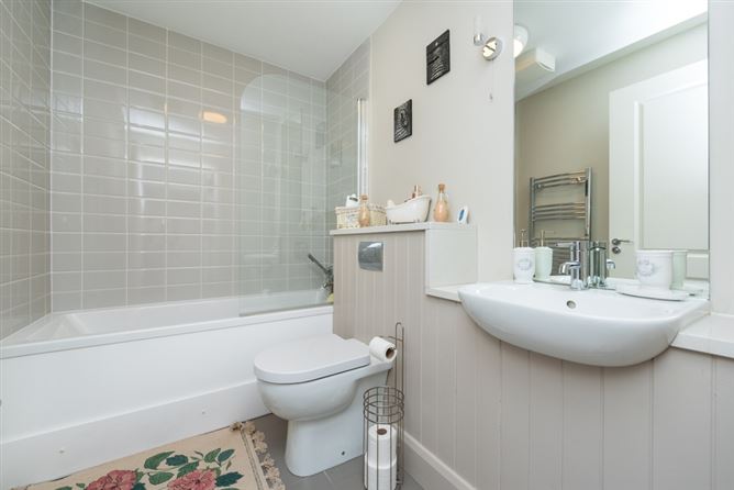 12 The Crescent, Pipers Hill, Naas, Co. Kildare. 