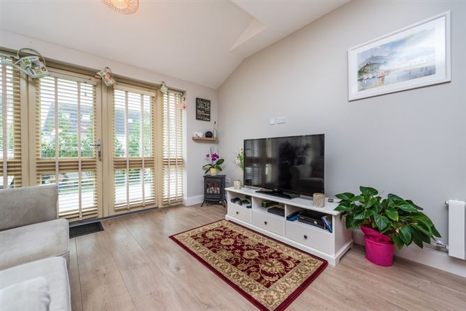 12 The Crescent, Pipers Hill, Naas, Co. Kildare. 