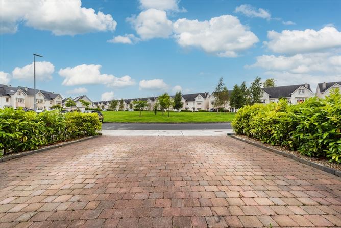 12 The Crescent, Pipers Hill, Naas, Co. Kildare. 
