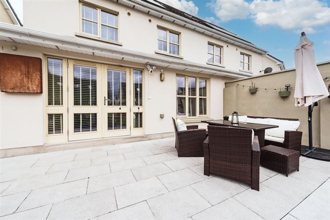 12 The Crescent, Pipers Hill, Naas, Co. Kildare. 