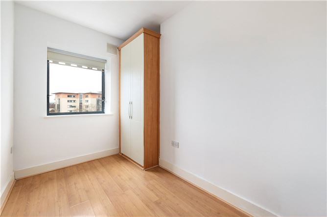 43 The Oval, Tullyvale, Dublin18