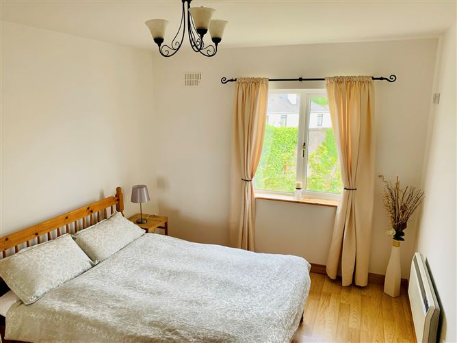 6 Manor Quarter, Knock, Mayo