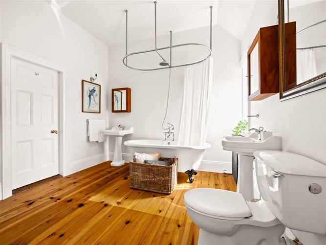 https://photos-a.propertyimages.ie/media/2/0/5/4930502/63769abc-cc3f-49c2-9dfd-ebe845f0f882_l.jpg