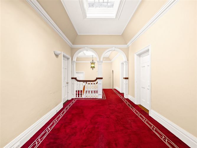 https://photos-a.propertyimages.ie/media/2/0/5/4930502/63769abc-cc3f-49c2-9dfd-ebe845f0f882_l.jpg