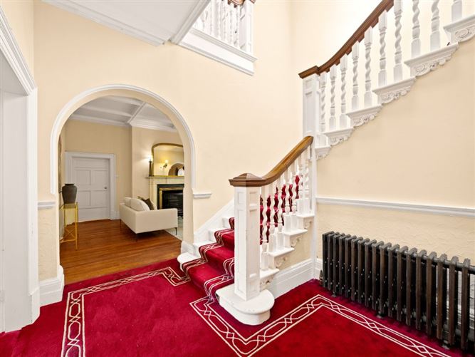 https://photos-a.propertyimages.ie/media/2/0/5/4930502/63769abc-cc3f-49c2-9dfd-ebe845f0f882_l.jpg