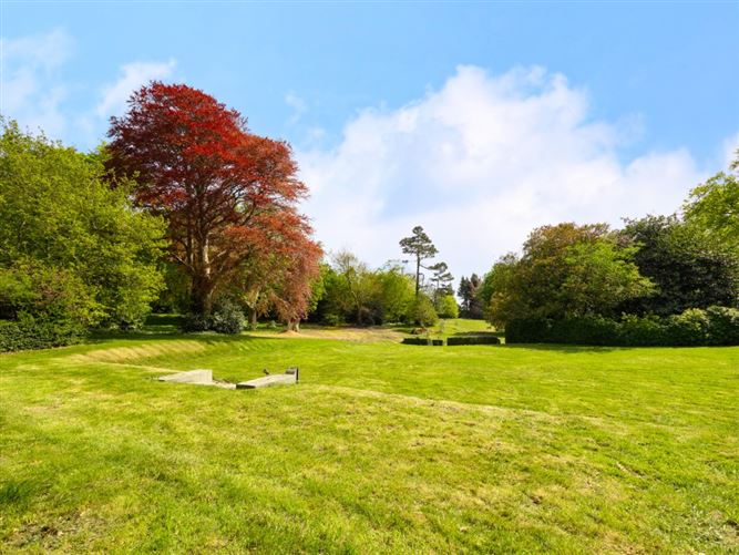 https://photos-a.propertyimages.ie/media/2/0/5/4930502/63769abc-cc3f-49c2-9dfd-ebe845f0f882_l.jpg
