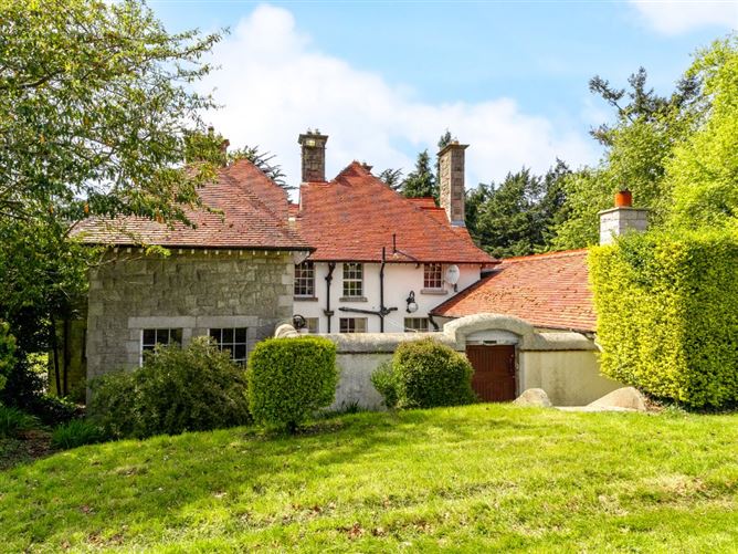 https://photos-a.propertyimages.ie/media/2/0/5/4930502/63769abc-cc3f-49c2-9dfd-ebe845f0f882_l.jpg