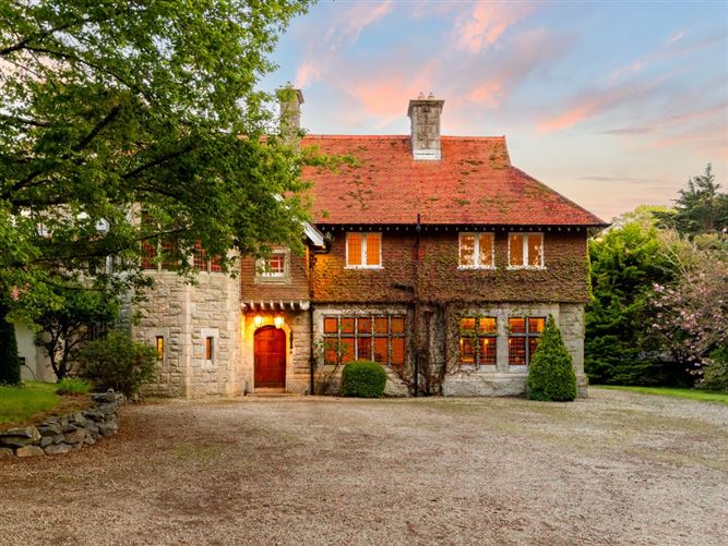 https://photos-a.propertyimages.ie/media/2/0/5/4930502/63769abc-cc3f-49c2-9dfd-ebe845f0f882_l.jpg
