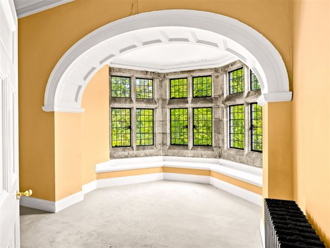 https://photos-a.propertyimages.ie/media/2/0/5/4930502/63769abc-cc3f-49c2-9dfd-ebe845f0f882_l.jpg