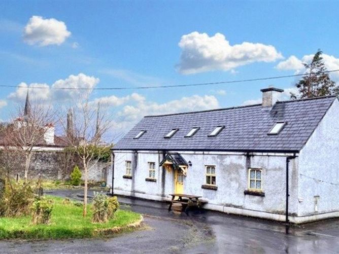 1-4 The Old Courtyard, Killala, Co. Mayo