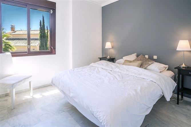 Photo 7 of 14 — Marbella, Marbella Golden Mile, Jardines de las Lomas, Spain