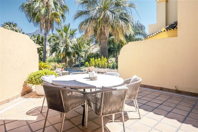 Photo 11 of 14 — Marbella, Marbella Golden Mile, Jardines de las Lomas, Spain