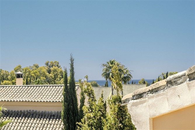 Photo 12 of 14 — Marbella, Marbella Golden Mile, Jardines de las Lomas, Spain