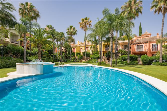 Photo 1 of 14 — Marbella, Marbella Golden Mile, Jardines de las Lomas, Spain