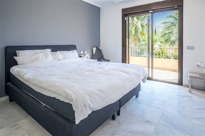 Marbella, Marbella Golden Mile, Jardines de las Lomas, Spain