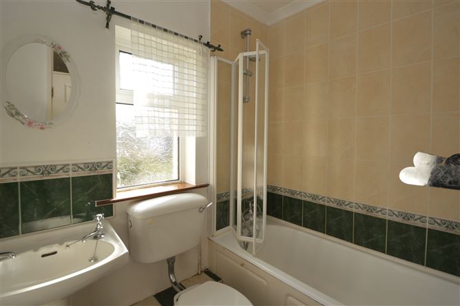 70 Leesdale, Model Farm Road, Cork