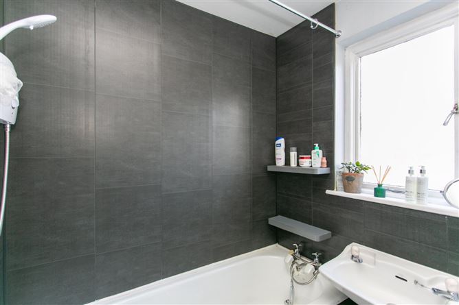 117 Lakelands Close, Stillorgan, Co. Dublin