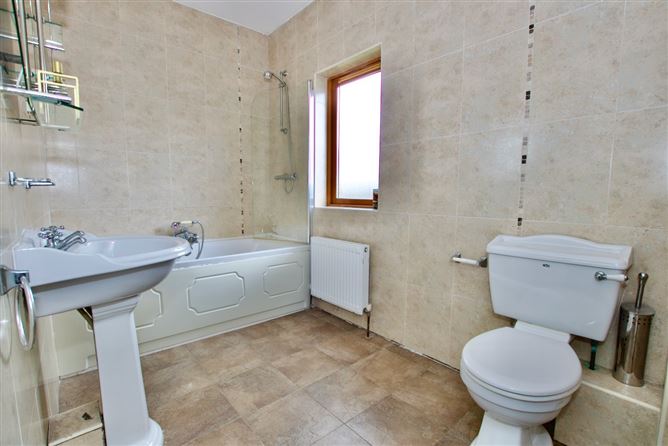 15 Hazel Grove, Clonbalt Woods, Longford Town, Co. Longford