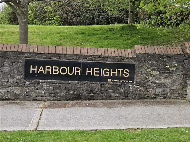 9 The Crescent, Harbour Heights, Passage West, Cork