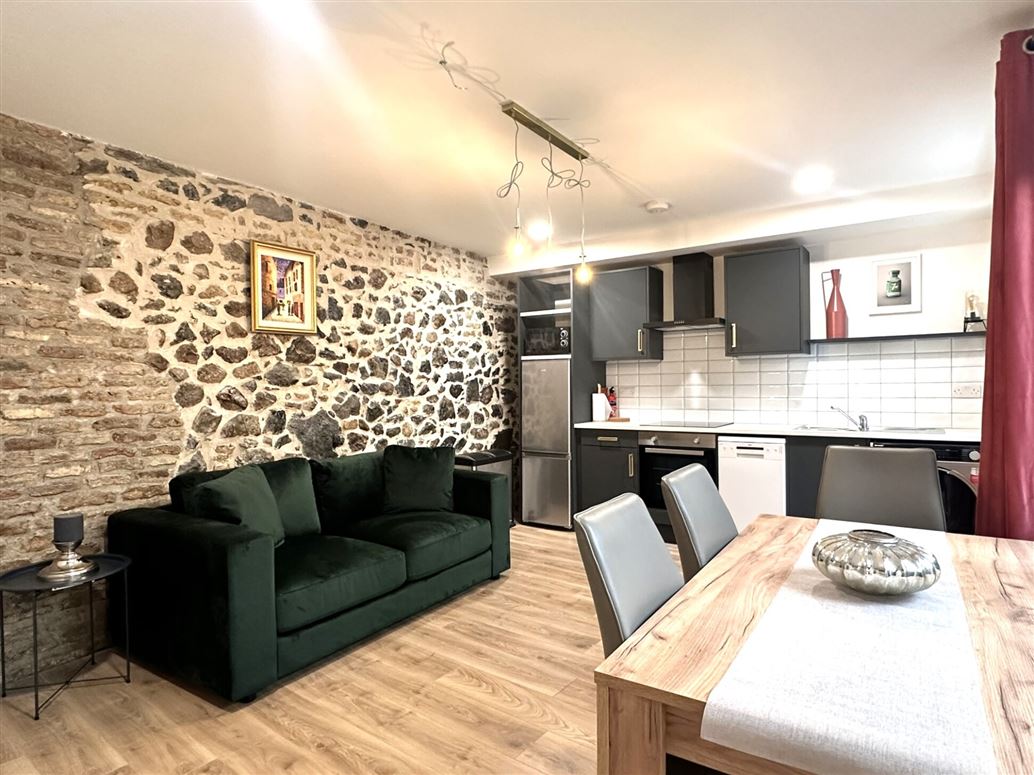 Apt 5 Fiddle & Bow, 48 Dominick Street Lower, Galway