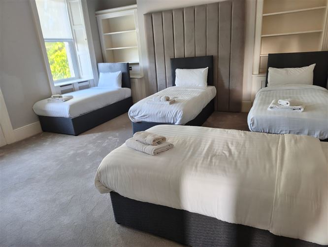 https://photos-a.propertyimages.ie/media/2/0/7/5014702/2c1202fa-5b5b-4b47-ae05-473dbb2438ad_l.jpg