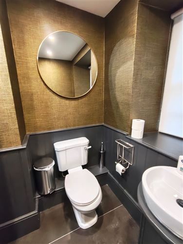 https://photos-a.propertyimages.ie/media/2/0/7/5014702/2c1202fa-5b5b-4b47-ae05-473dbb2438ad_l.jpg